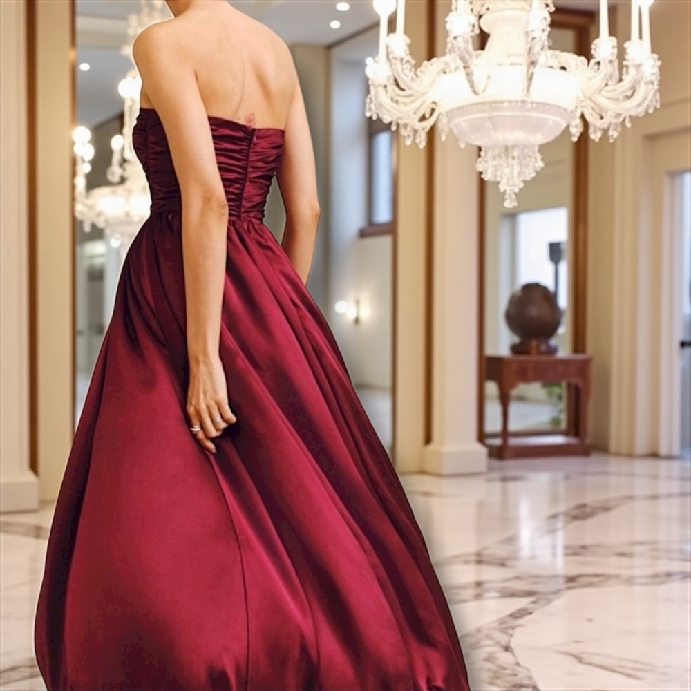 Reformation Elspeth Burgundy Strapless Dress, Size 00 - Picture 8 of 11